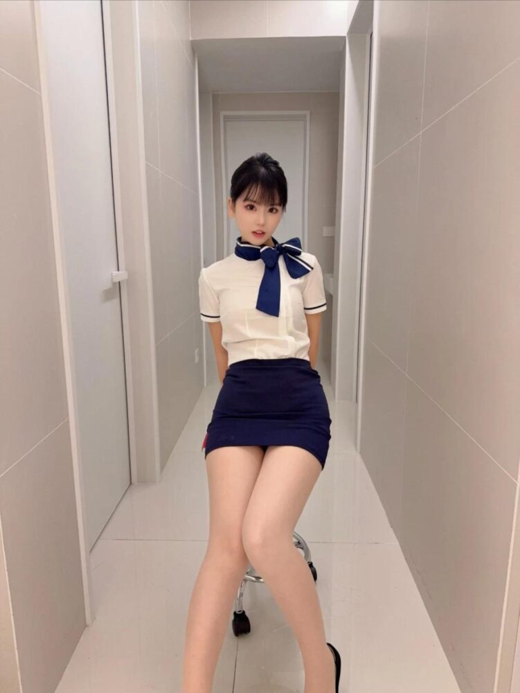411813